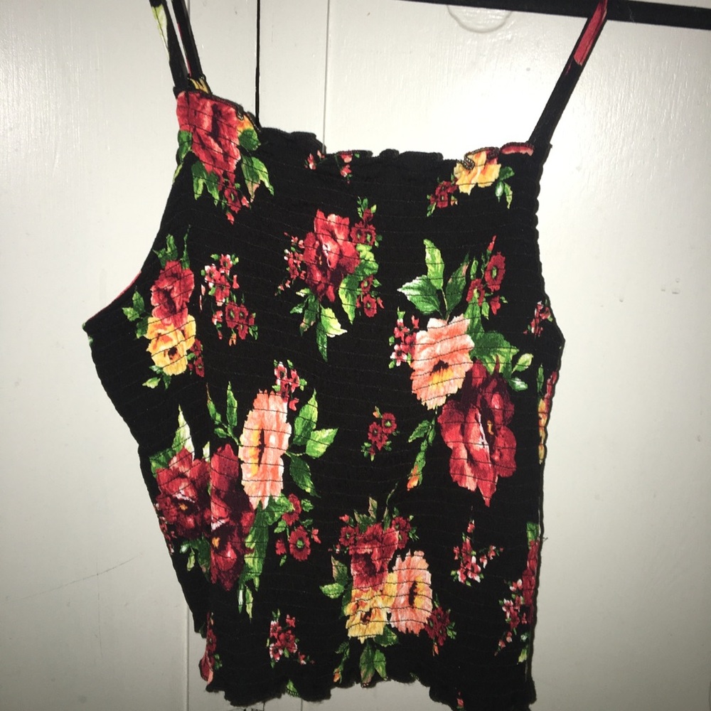 *NWT* Cropped tank